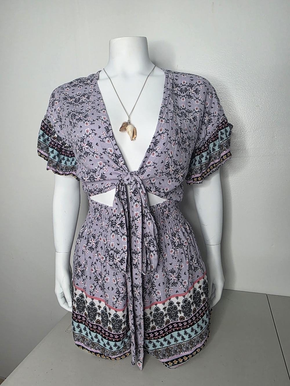 Darah Dahl Lavender Floral Tie-Front Romper with Border Print Size US/S